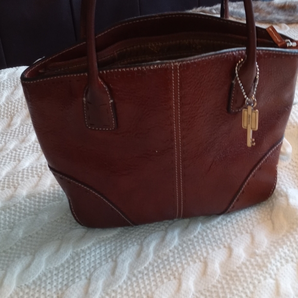 Fossil Handbags - Cute Brown Fossil Purse w/Fossil 🔑 for keychain